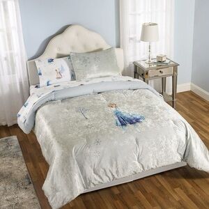 Disney Frozen II “Fearless Journey” Full/Queen Quilt Set w/ 2 Satin Pillowcases